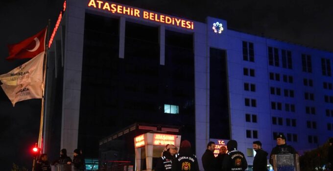 Ataşehir Belediyesine Operasyon: Belediye Başkan Vekilinin de Aralarında Olduğu 13 Kişi Gözaltında
