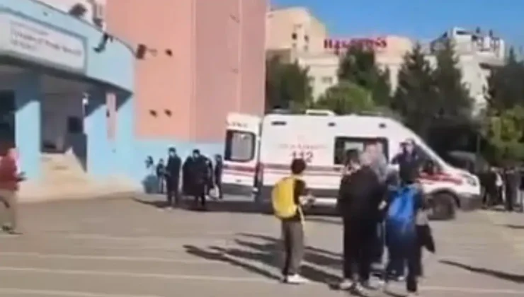 Başakşehir’de Okul Önünde Bıçaklı Saldırı: 5 Öğrenci Yaralandı