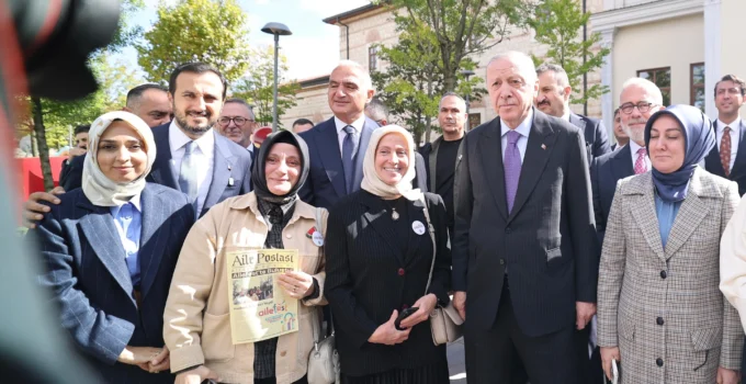 Cumhurbaşkanı Erdoğan AileFest’i Ziyaret Etti: Rami Kütüphanesi’nde Çocuklarla Buluştu