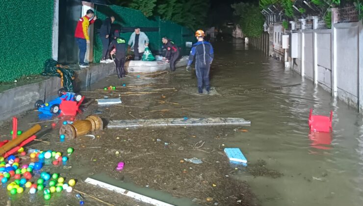 İstanbul İtfaiyesi’nden Yoğun Mesai: Yağış ve Fırtınada 2 Bin 105 Olaya Müdahale