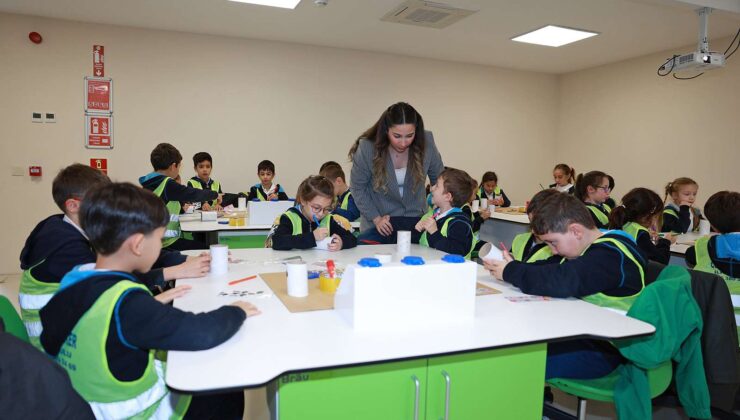 Minik Eller Atık Ambalajdan Kalem Kutusu Tasarladı