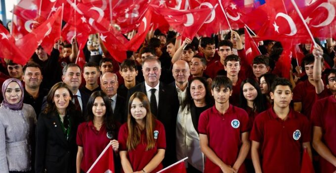 Pendik Borsa İstanbul Okul Spor Salonu Açıldı