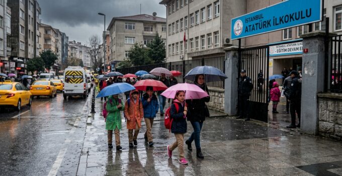 Sağanak Yağış Uyarısı Sonrası Gözler Okullarda: İstanbul’da Bugün Eğitim Devam Ediyor Mu?