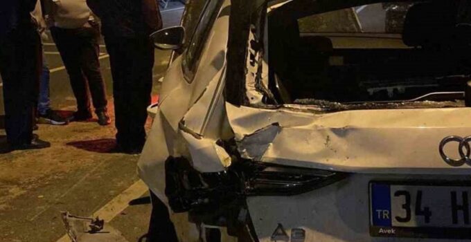 Sarıyer’de Otomobil Park Halindeki 6 Araca Çarptı: 3 Yaralı